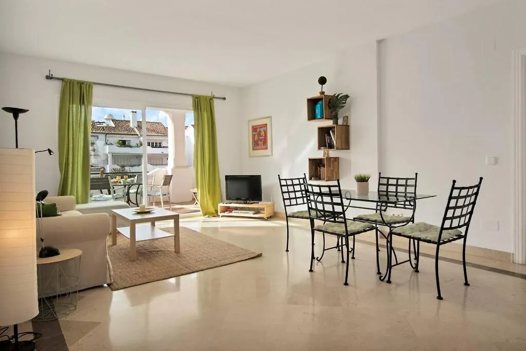 Apartamento En Complejo Con Piscina Climatizada - El Presidente 234 Estepona