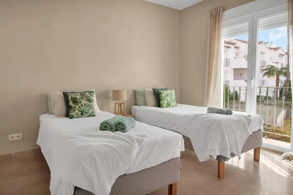 Apartamento En Complejo Con Piscina Climatizada - El Presidente 234 Estepona